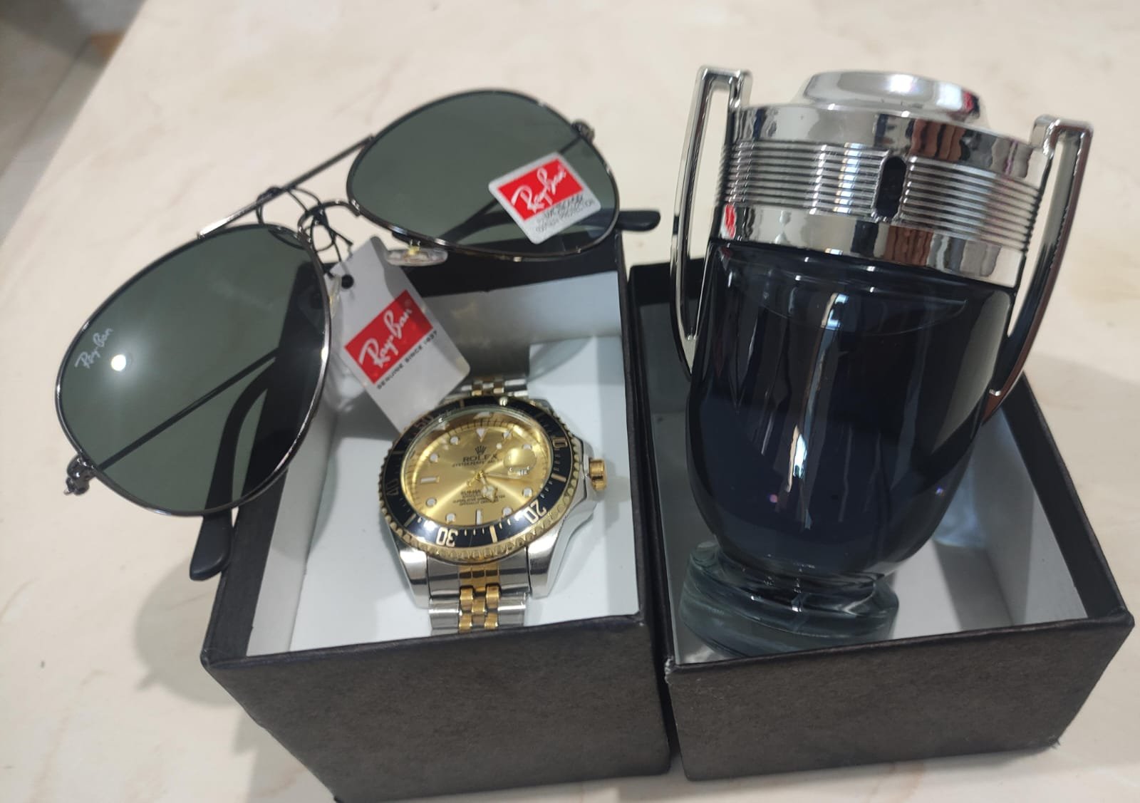 perfume (reloj rolex + gafas + invictus) Perfume (Reloj Rolex + Gafas + Invictus)
